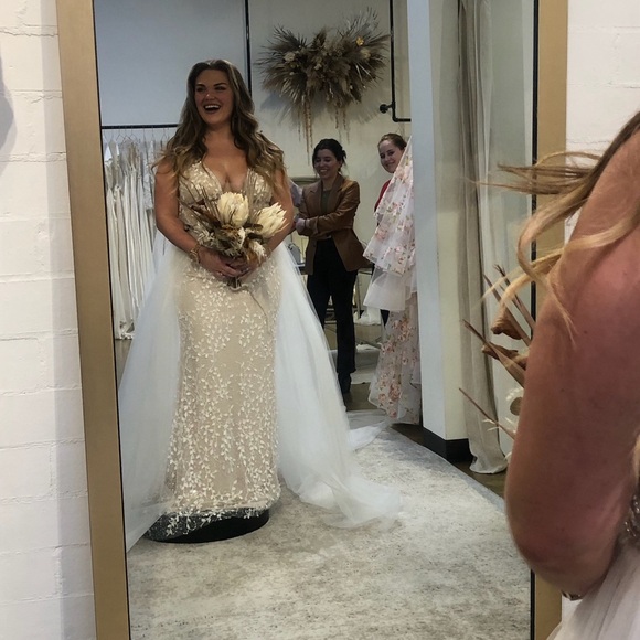 Brand new Chic Nostalgia Ezri wedding gown with detachable skirt and wings! - Picture 2 of 7